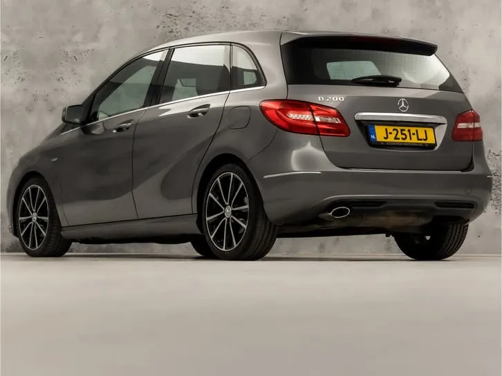 Mercedes-Benz B-Class 2012 photo 3