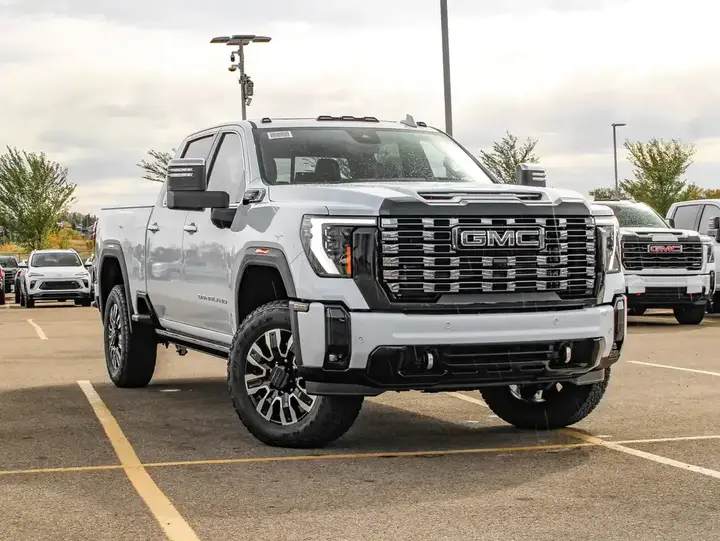GMC Sierra 3500Hd 2026 photo 2