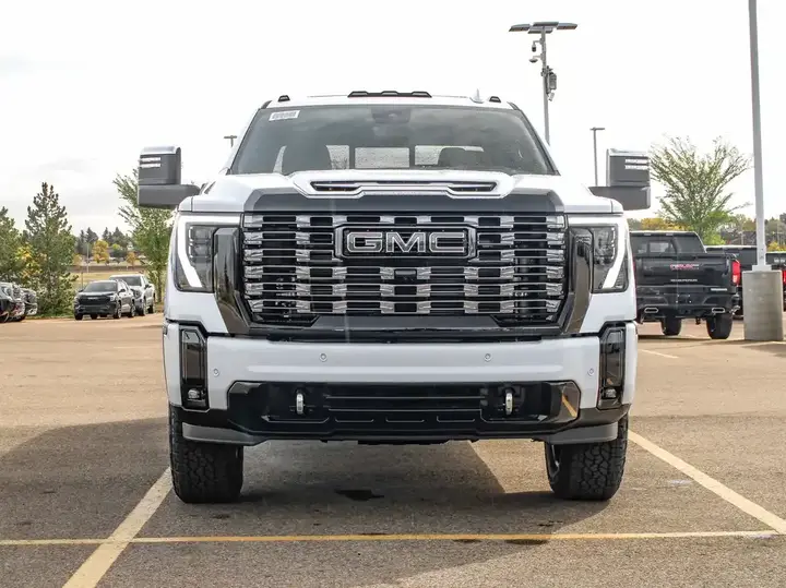GMC Sierra 3500Hd 2026 photo 3
