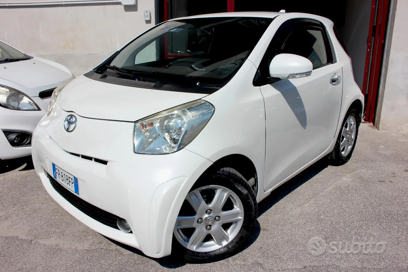 Toyota Iq 2010 photo 2