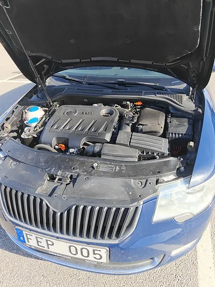 Skoda Superb 2012 photo 4