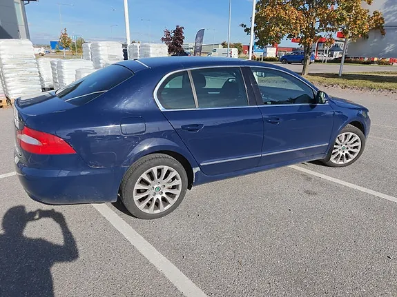 Skoda Superb 2012 photo 5