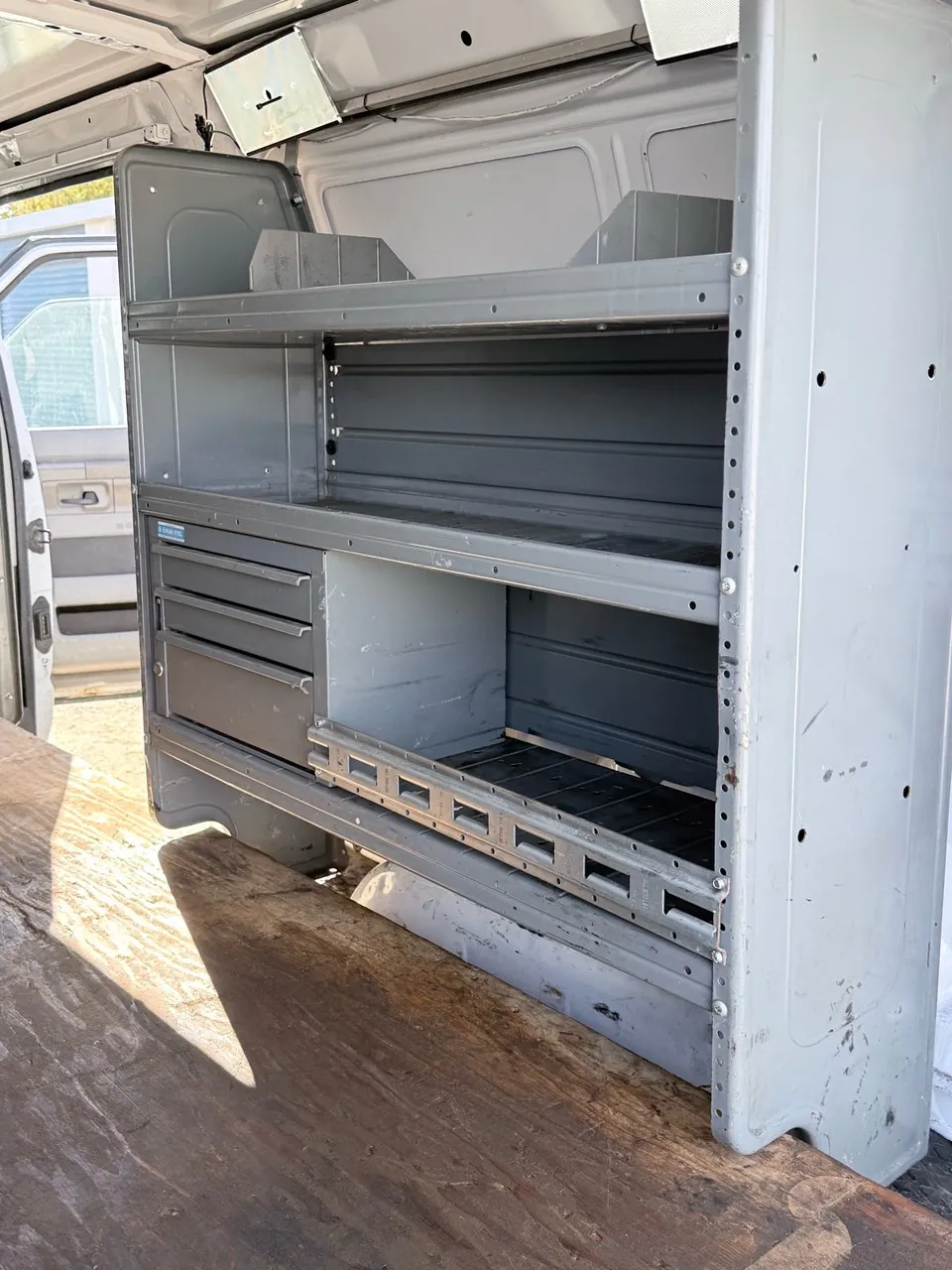 Ford E-250 2014 photo 3