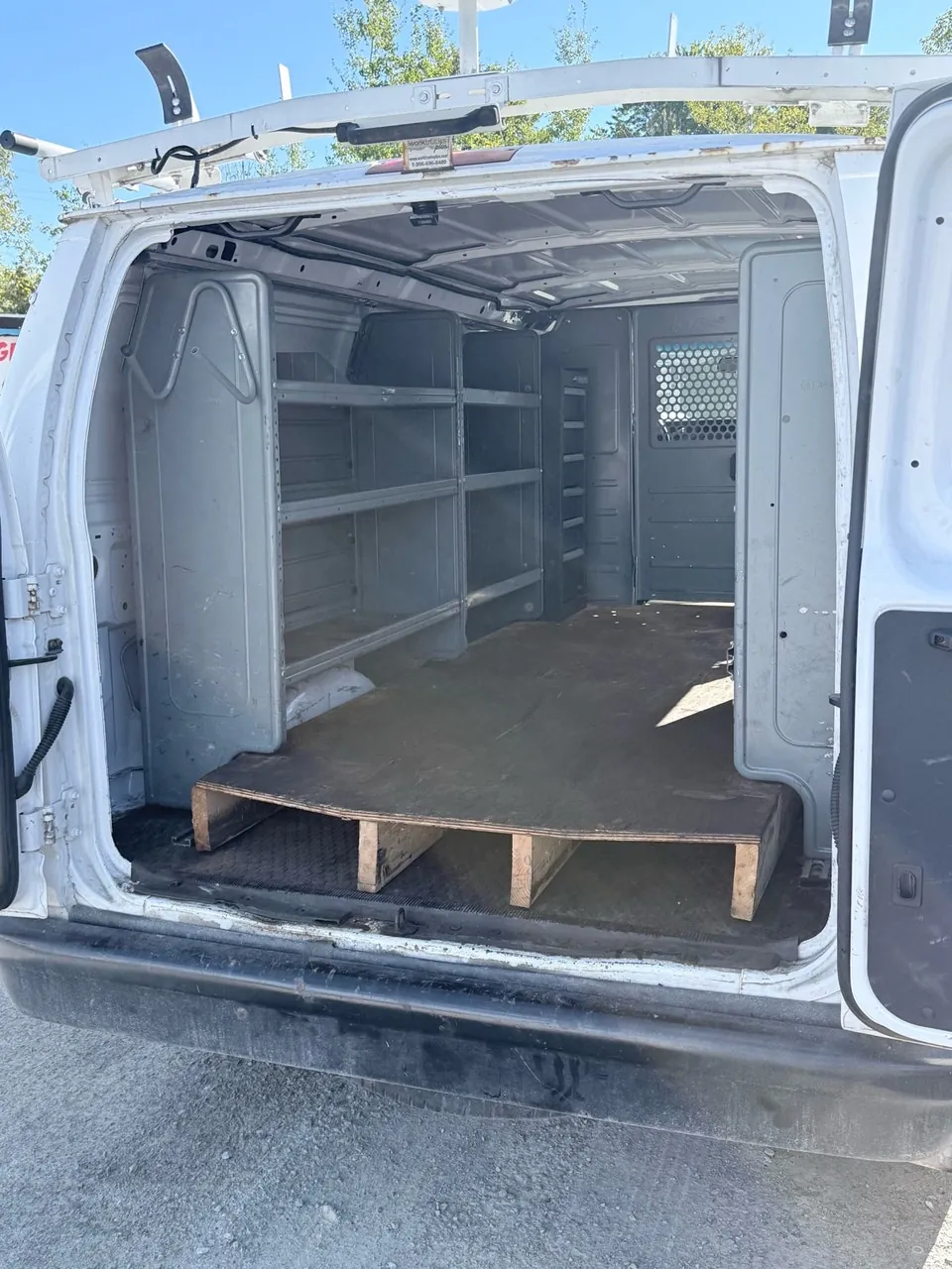 Ford E-250 2014 photo 5
