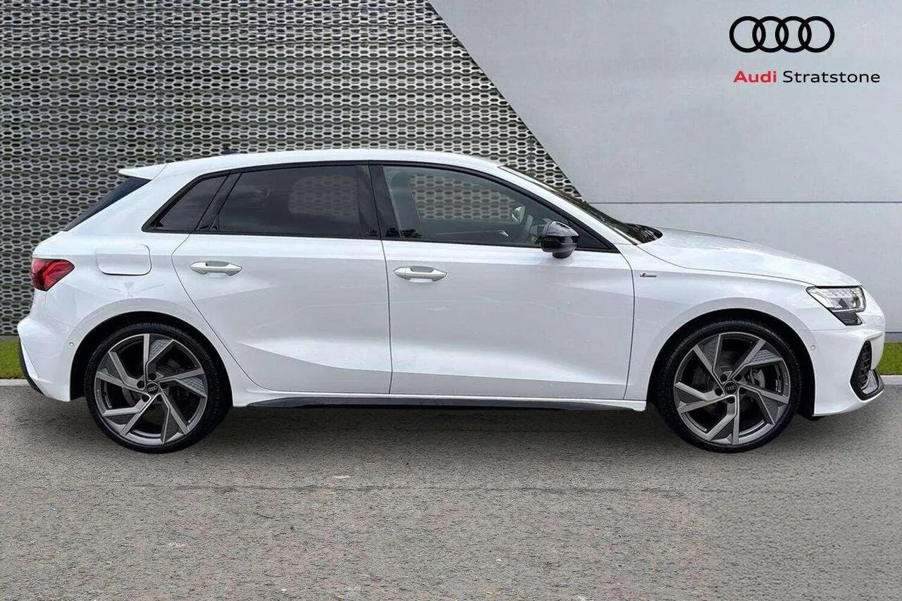 Audi A3 2025 photo 4