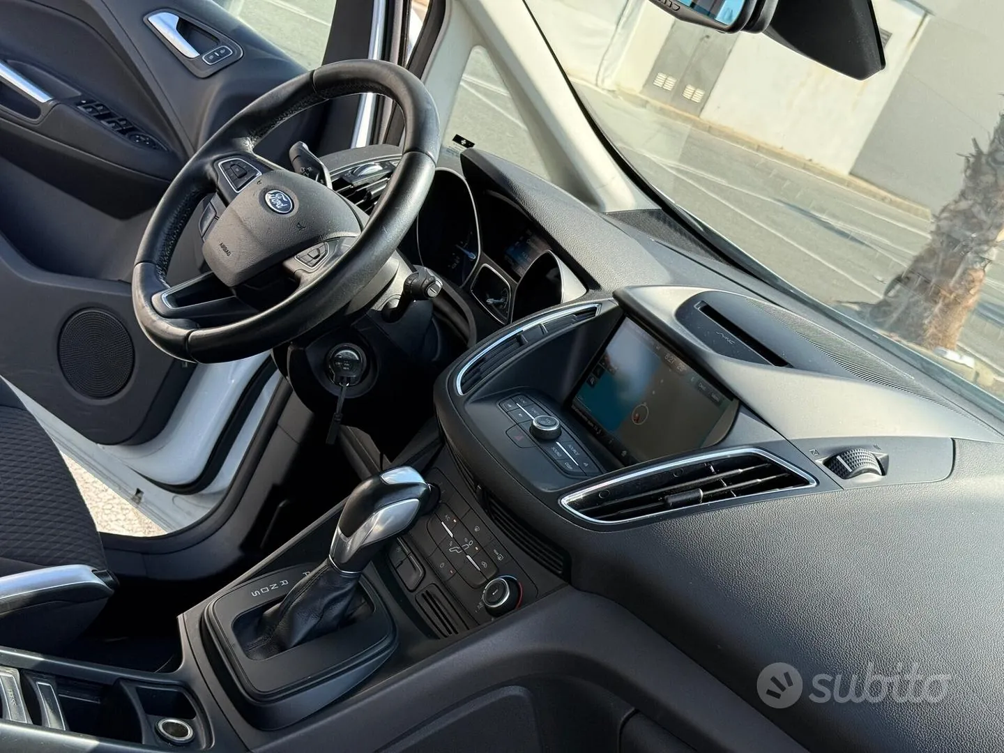 Ford C-Max 2015 photo 2