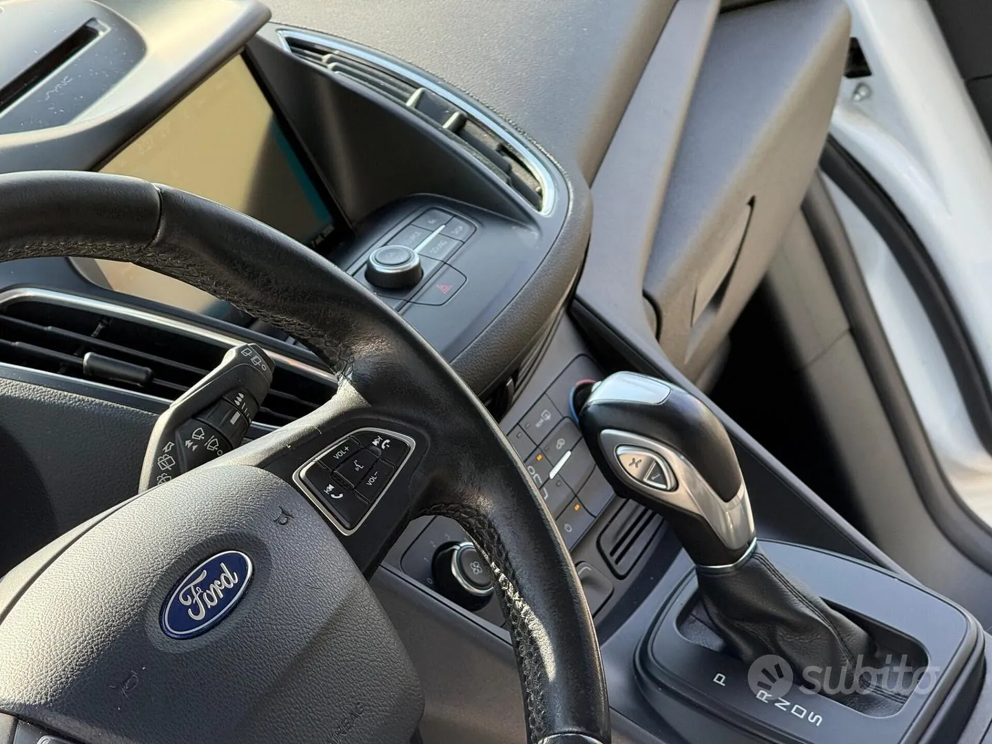 Ford C-Max 2015 photo 4