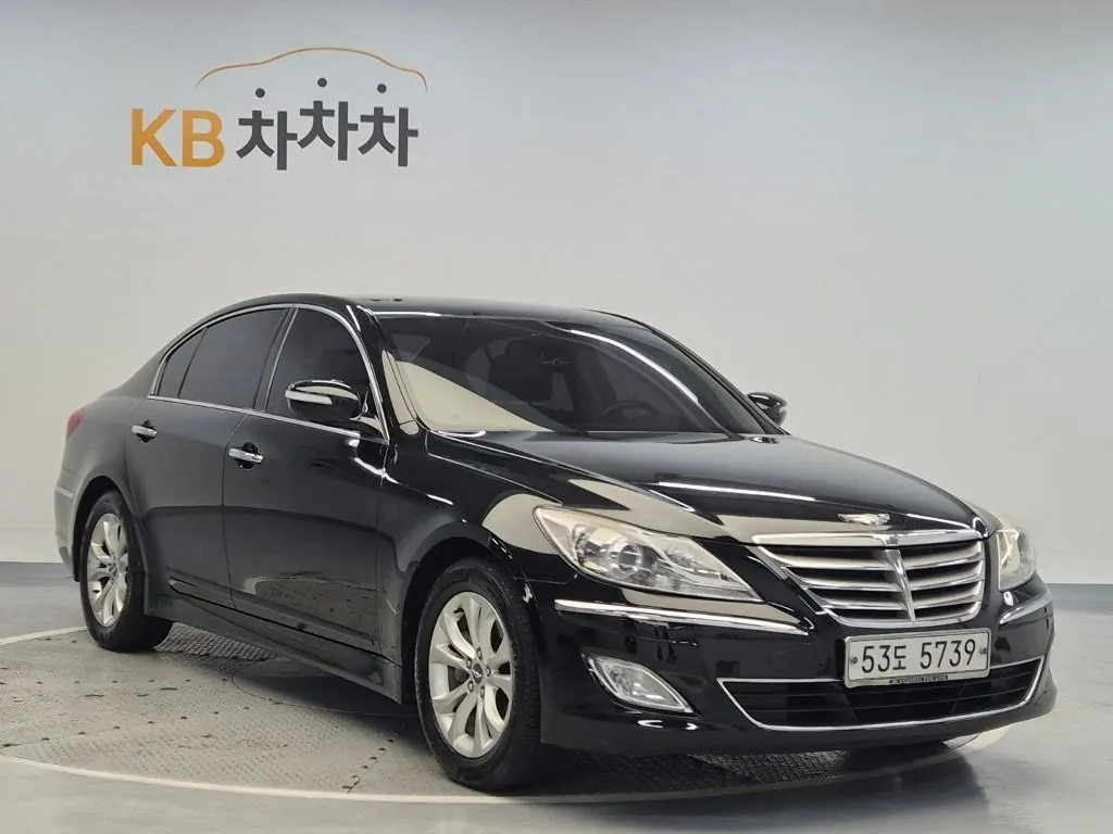 Hyundai Genesis 2012 photo 4