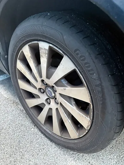 Volvo V70 2012 photo 2