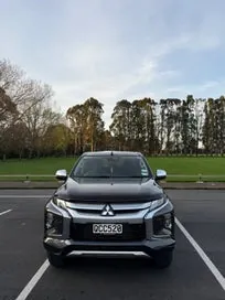 Mitsubishi Triton 2023 photo 4