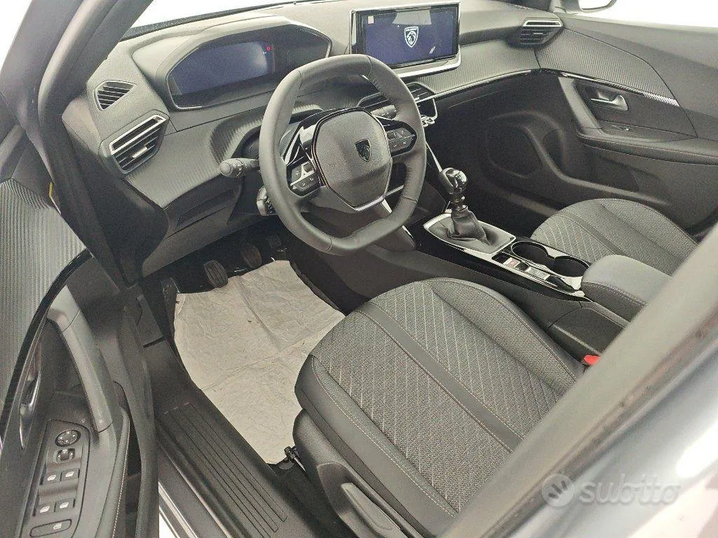 Peugeot 2008 2025 photo 3