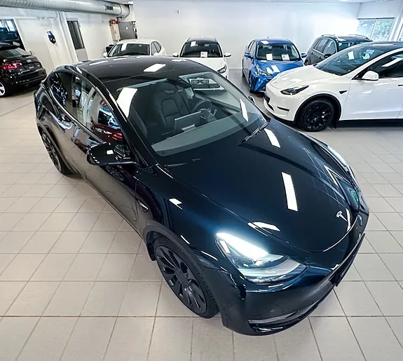 Tesla Model Y 2022 photo 2