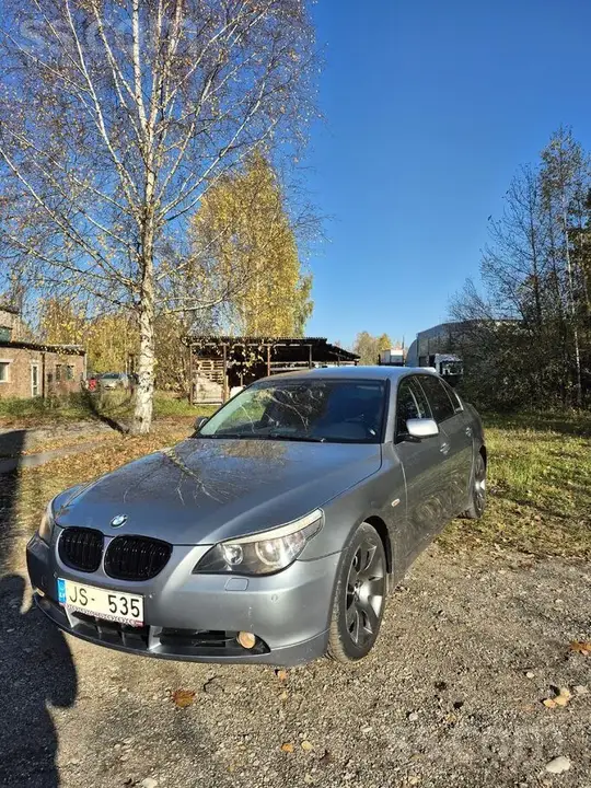 BMW E60 2005 photo 2