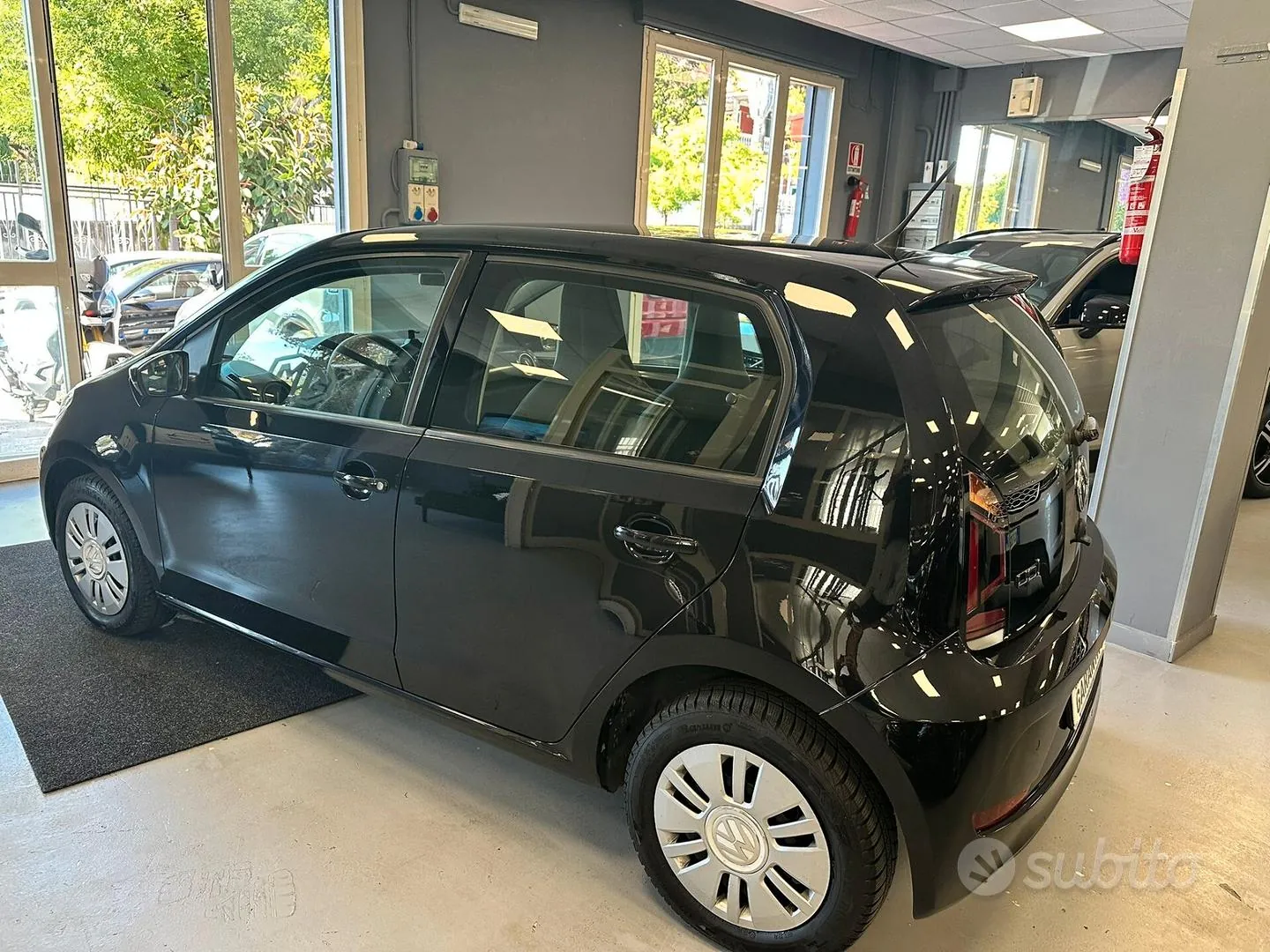 Volkswagen Up 2018 photo 5
