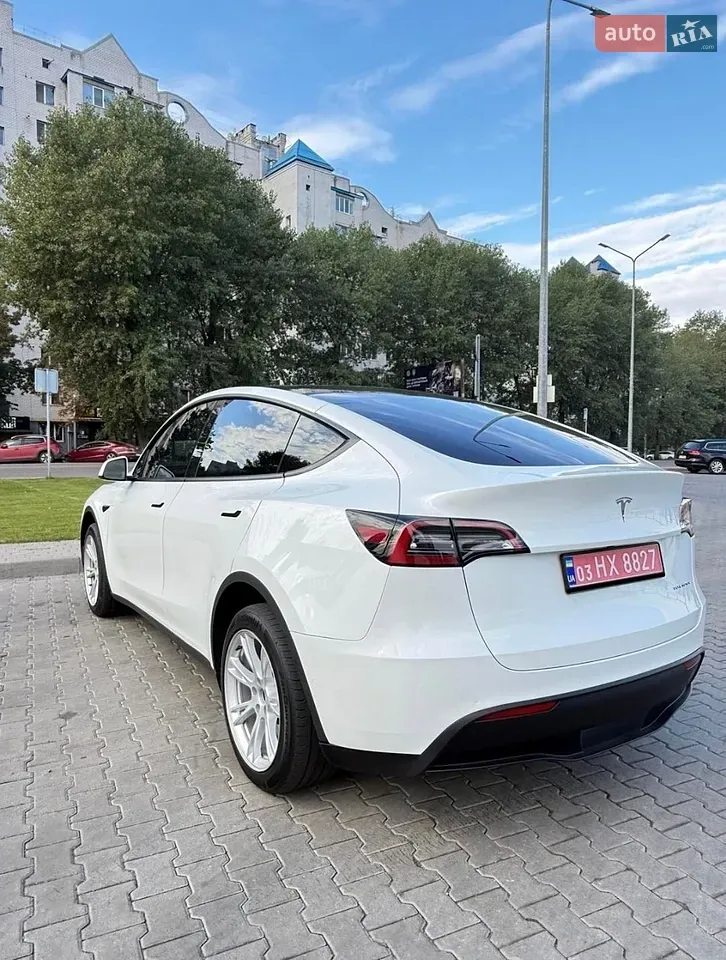 Tesla Model Y 2022 photo 2