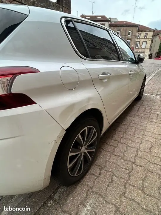 Peugeot 308 2014 photo 3