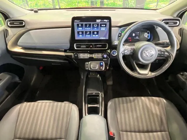 Toyota Aqua Z 2023 photo 2