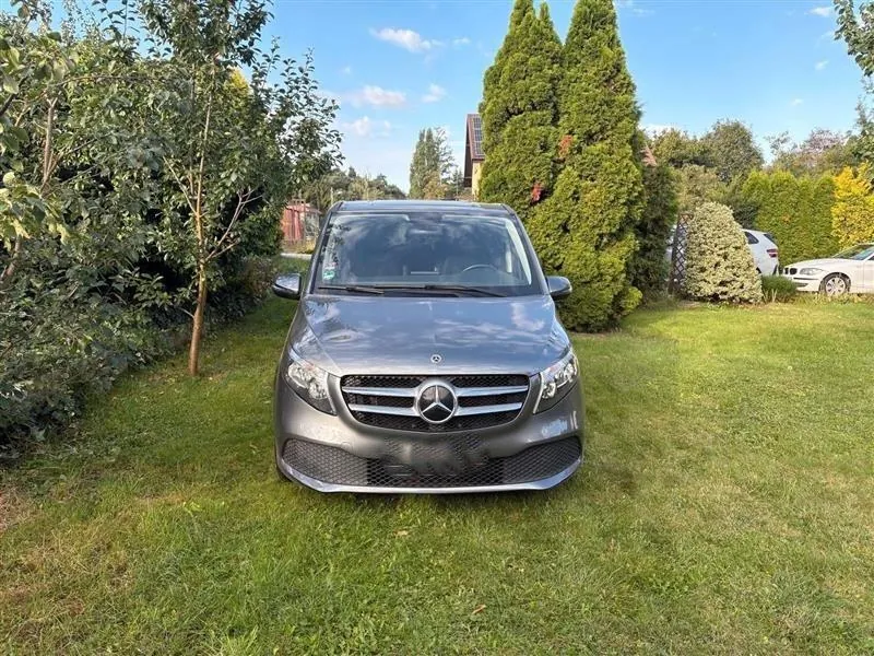 Mercedes-Benz V 220D
