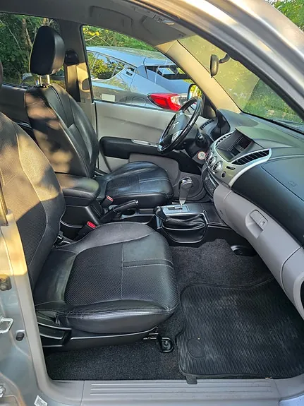 Mitsubishi L200 2012 photo 4