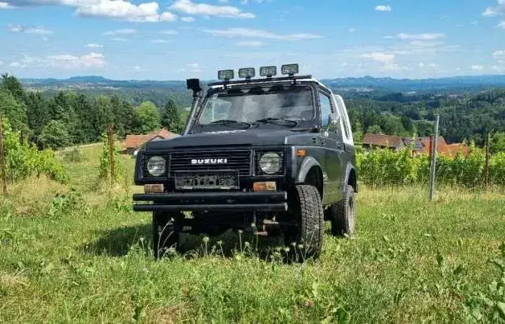 Suzuki Sj 413 1986 photo 2