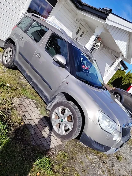 Skoda Yeti 2012 photo 2