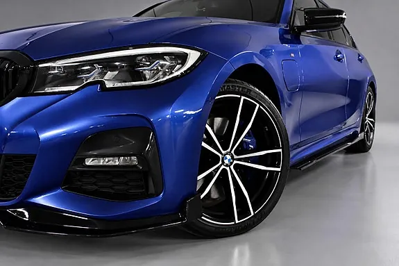 BMW 330E 2019 photo 2