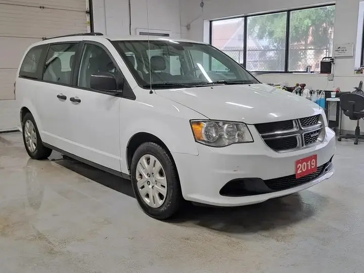 Dodge Grand Caravan 2019 photo 2