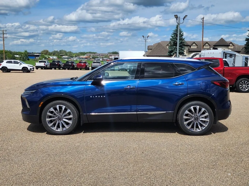 Chevrolet Blazer 2023 photo 3