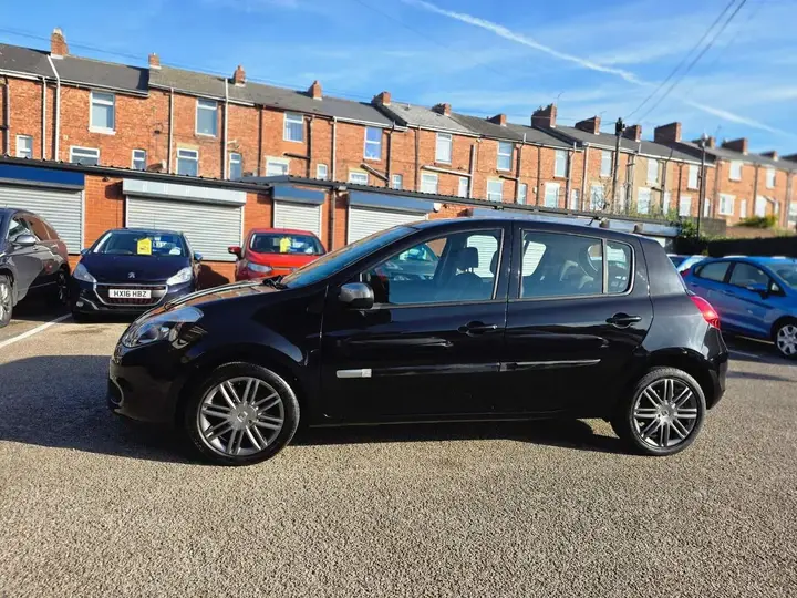 Renault Clio 2012 photo 4