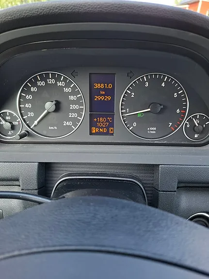 Mercedes-Benz A180