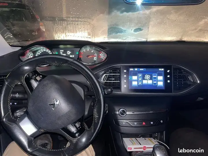 Peugeot 308 2014 photo 3