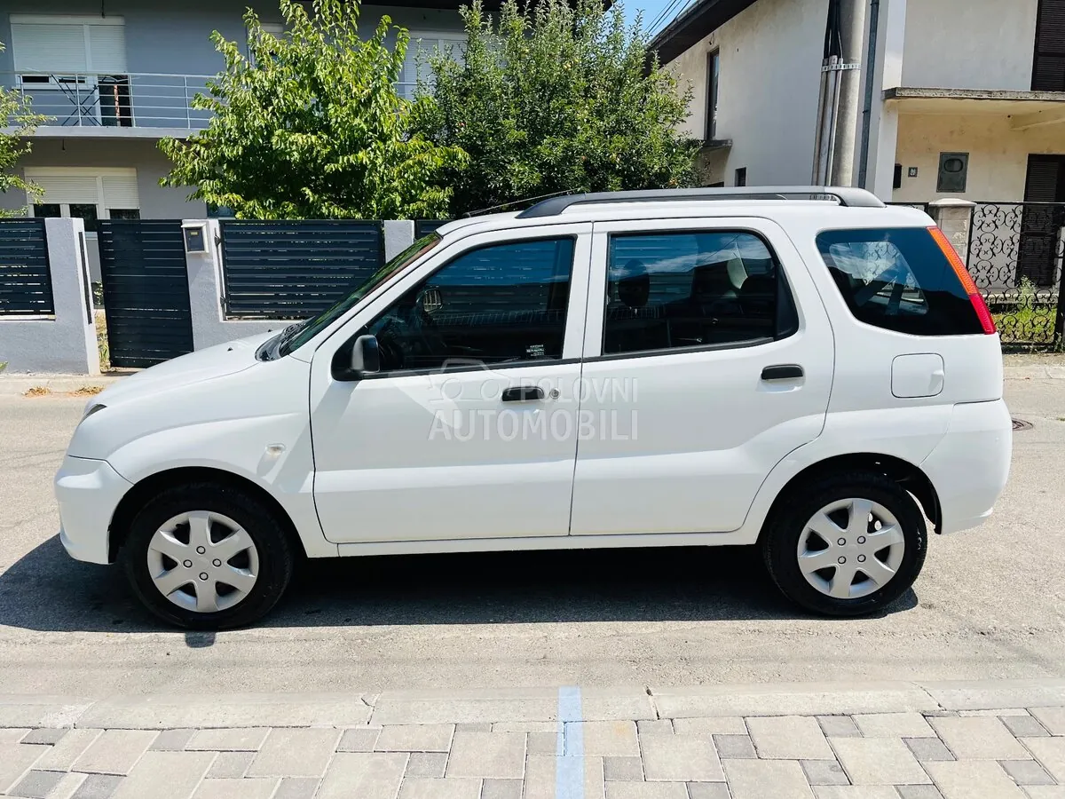 Subaru Justy 2007 photo 4