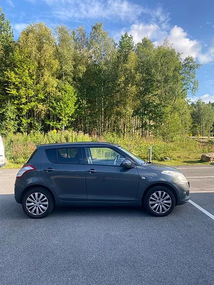 Suzuki Swift 2011 photo 5