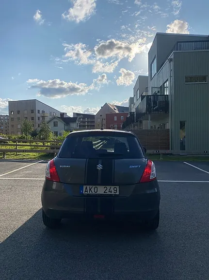 Suzuki Swift 2011 photo 4