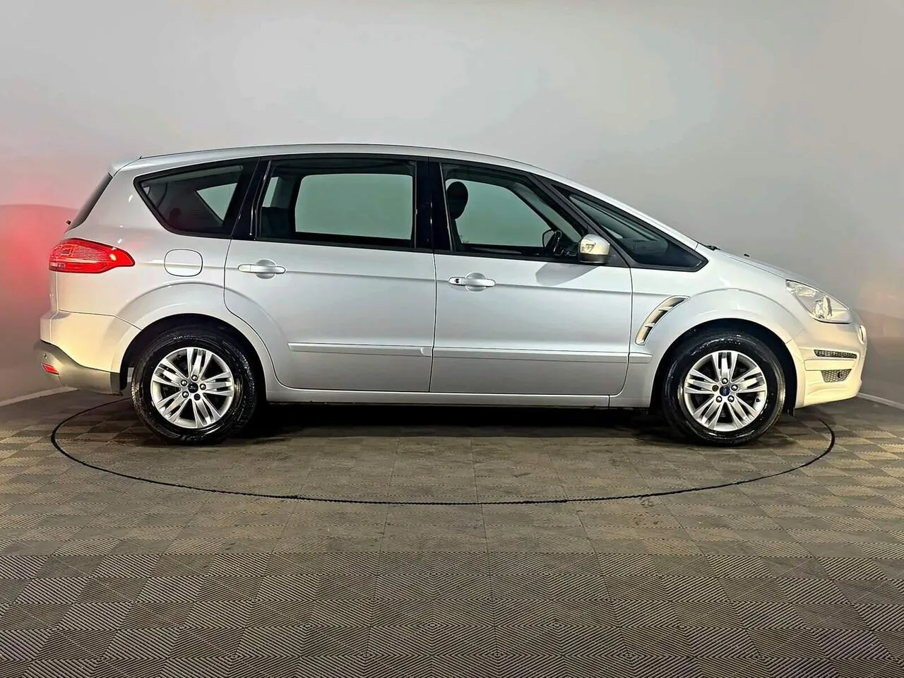Ford S-Max 2010 photo 5