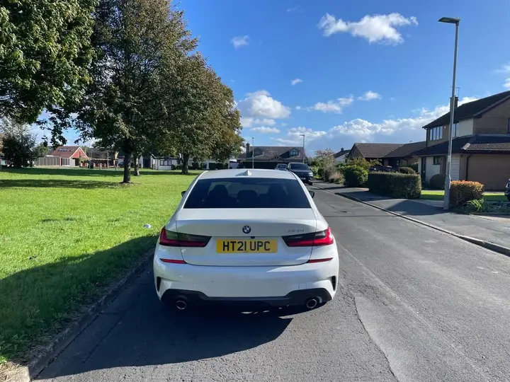 BMW 3 Series 2021 photo 4