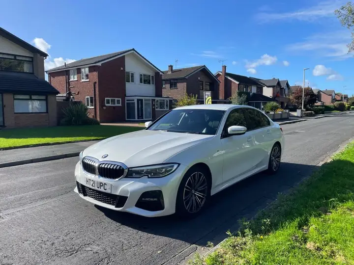 BMW 3 Series 2021 photo 3