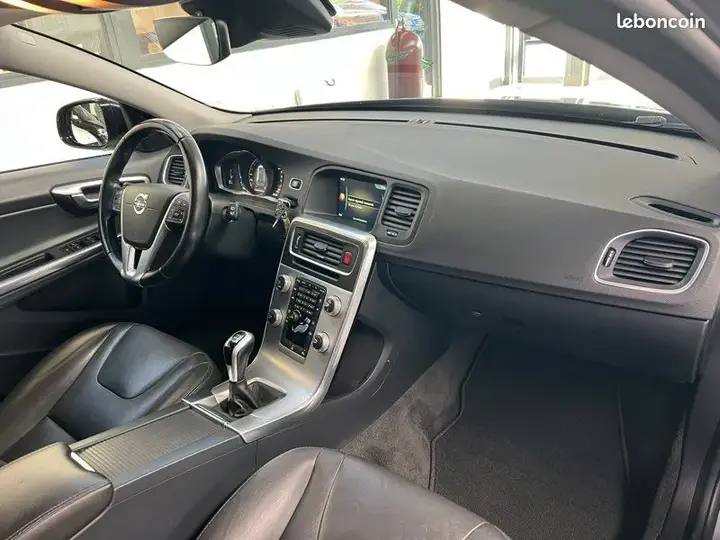Volvo V60 Cross Country 2016 photo 4