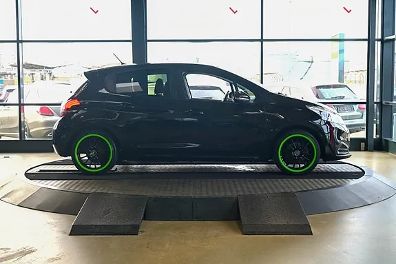 Peugeot 208 2017 photo 2