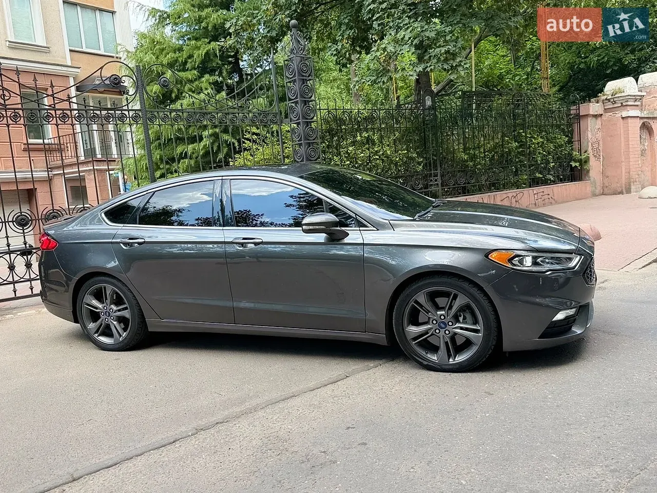 Ford Fusion 2016 photo 2