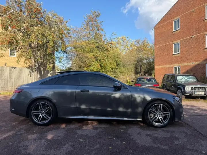 Mercedes-Benz E-Class 2018 photo 5