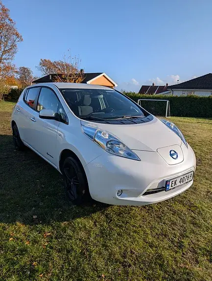 Nissan Leaf 2015 photo 2