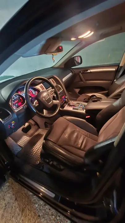 Audi Q7 2010 photo 3
