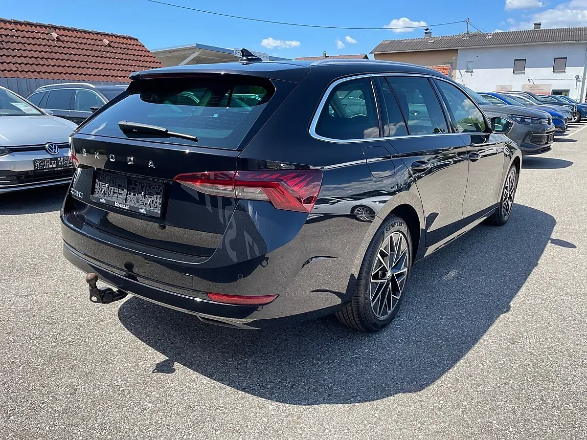 Skoda Octavia 2023 photo 3