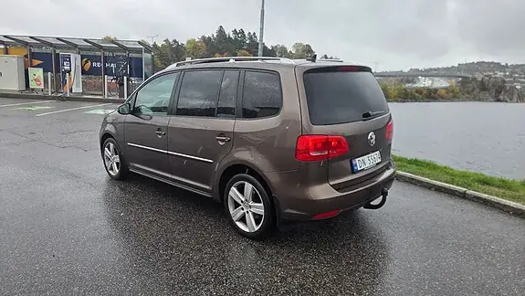 Volkswagen Touran 2011 photo 5