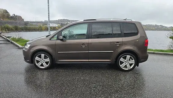 Volkswagen Touran 2011 photo 3