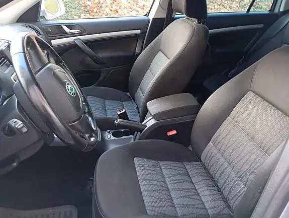 Skoda Octavia 2011 photo 3