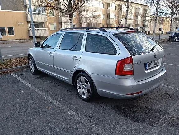 Skoda Octavia 2011 photo 4