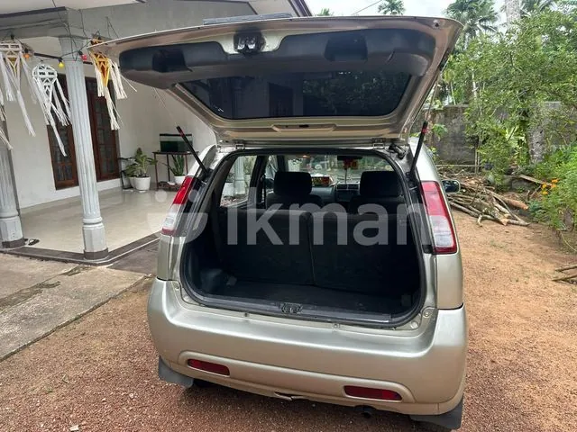 Suzuki Swift 2004 photo 2