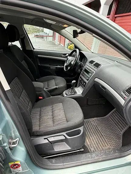 Skoda Octavia 2010 photo 4